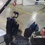 قیام ربات‌ها آغاز شد؟ ربات خشمگین در چین اپراتورش را فراری داد!