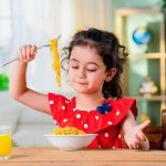 تأثیر رژیم غذایی بر زمان شروع قاعدگی دختران