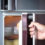 علت گرم شدن یخچال و سرد بودن فریزر
