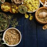 ۱۰ گیاه دارویی برای لاغری شکم و پهلو؛ راز لاغری بدون عوارض!