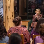 اپل برای تبلیغ پلوریبوس (Pluribus)، یک فصل رایگان از کتاب داخل این سریال را منتشر کرد