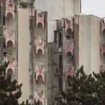 خوابگاه دانشجویی پودگوریتسا و معماری بروتالیستی با جزئیات صورتی! (تصاویر)