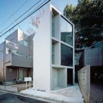 معماری خلاقانه در توکیو؛ ساختمانی کوچک با زاویه ۶۳.۰۲ درجه/ معمار، نمای سازه را برای دید بهتر کج کرد! (+تصاویر)