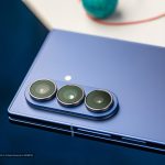 او یک گوشی گران‌تر از آیفون خرید، اما برایش کاشی فرستادند!