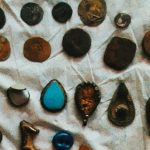 دختر ۱۳ ساله گنج پنهانی پدرش را به پلیس گزارش داد