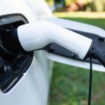 چگونه خودروهای برقی خانه‌ها را برق‌دار و هزینه انرژی را کاهش می‌دهند