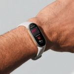 چرا دستبندهای هوشمند به شما دروغ می‌گویند؟ شیائومی پاسخ می‌دهد